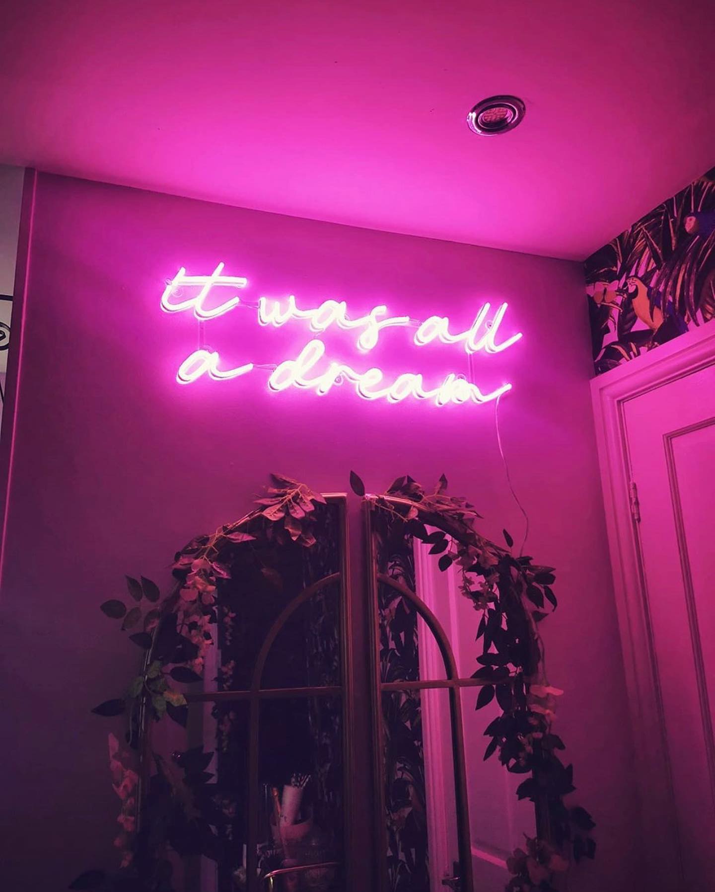 LED neon užrašas "It was All a Dream"