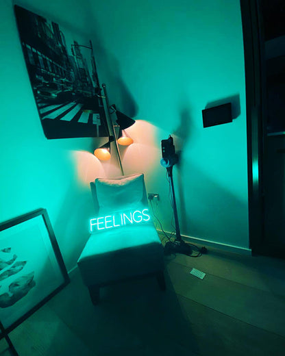 LED neon užrašas "FEELINGS"