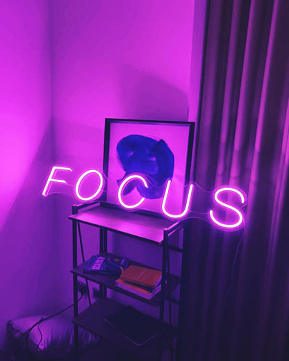 LED neon užrašas "FOCUS"