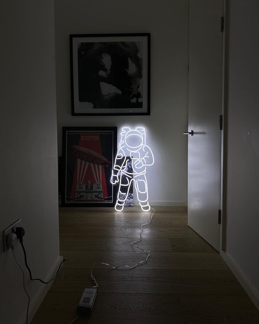 Neon LED ženklas "astronautas"